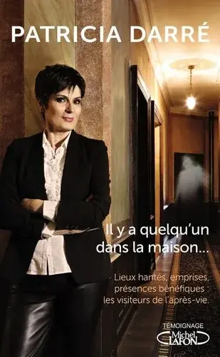 Couverture : Il y a quelqu’un dans la maison